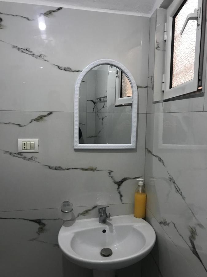 Apartament Roisin Sarandë Exterior foto
